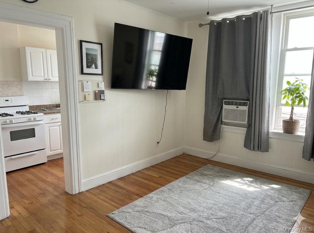 48-72 37th Street Property Photo 12