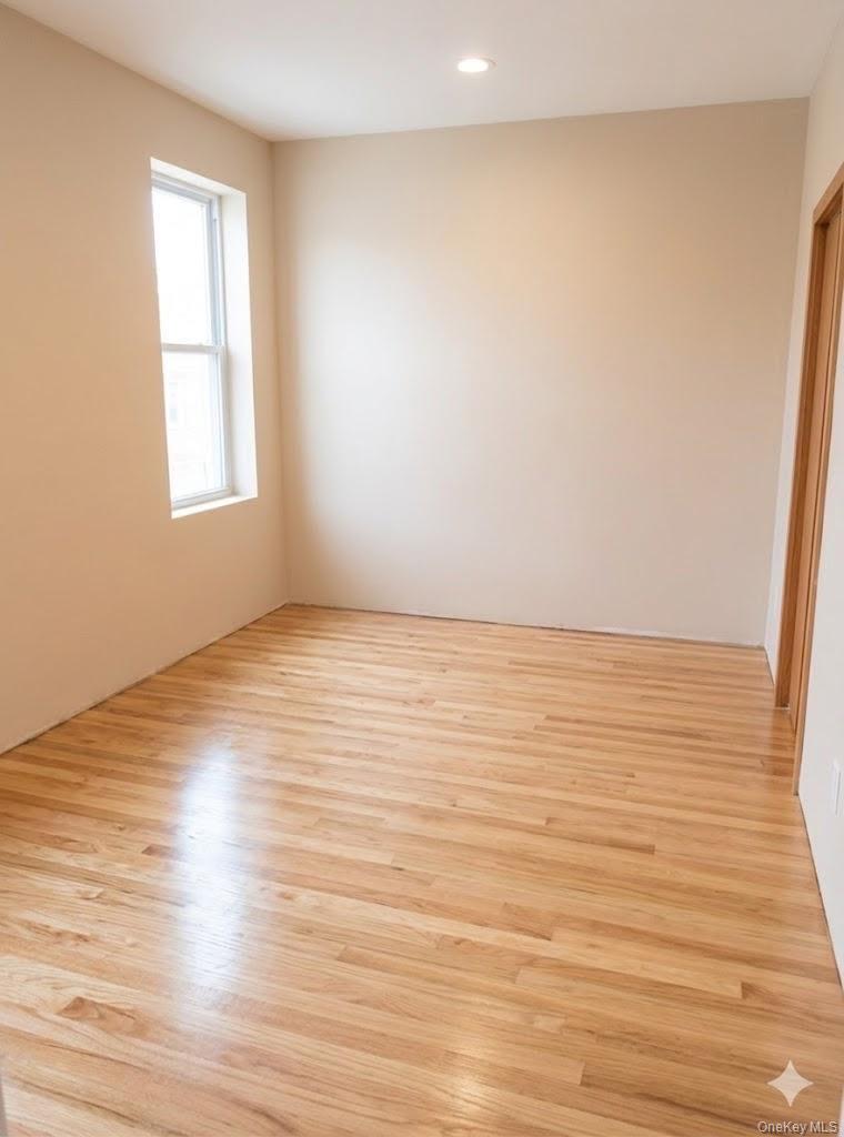 48-72 37th Street Property Photo 13