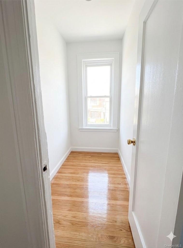 48-72 37th Street Property Photo 18