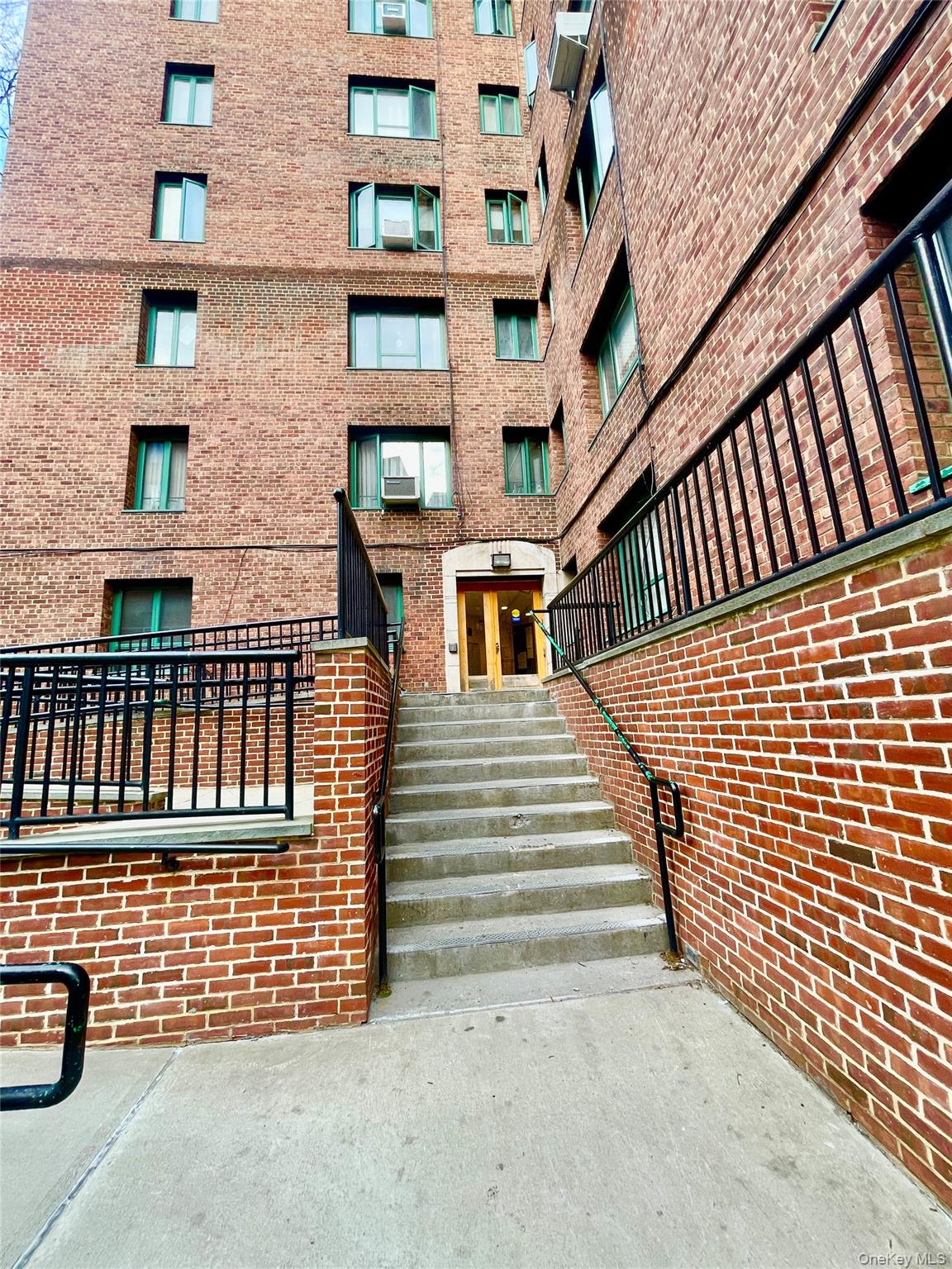 1594 Metropolitan Avenue Td Property Photo 1