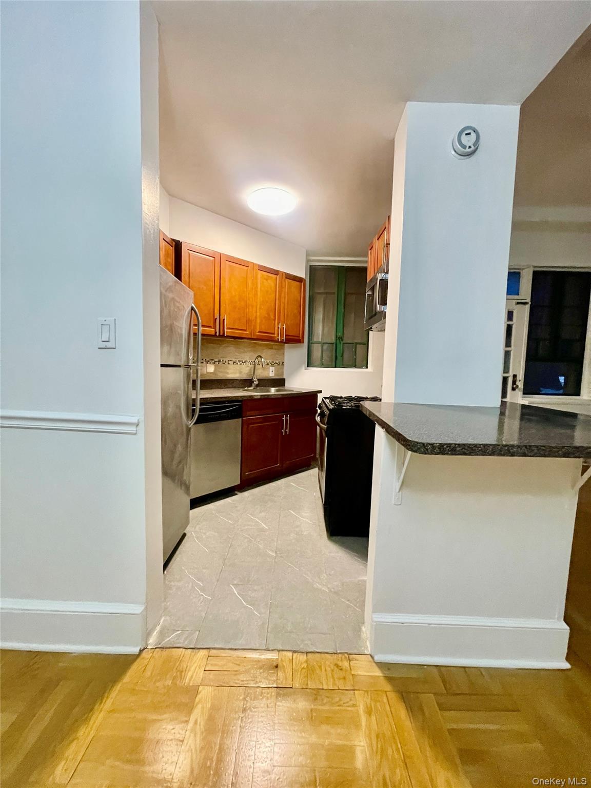 1594 Metropolitan Avenue Td Property Photo 11