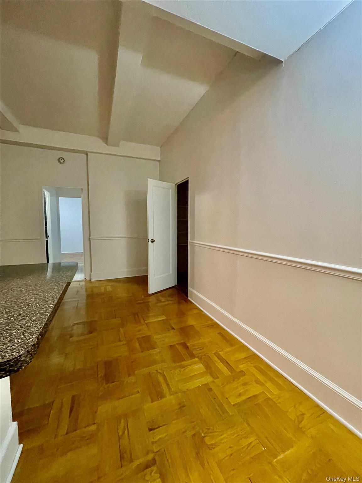 1594 Metropolitan Avenue Td Property Photo 14