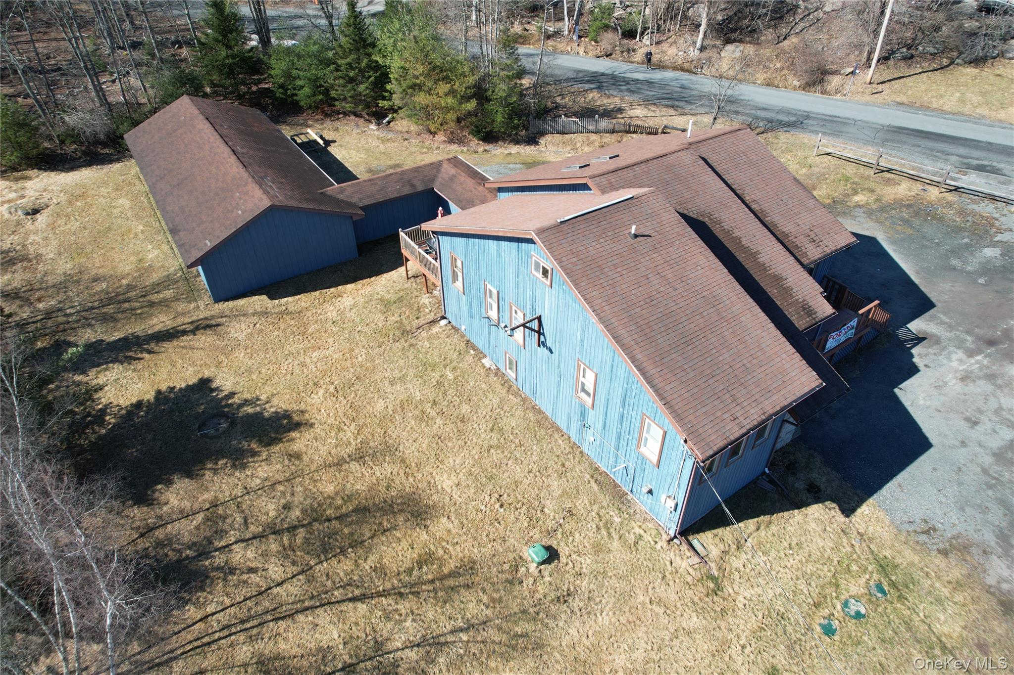 740 Southwoods Drive Property Photo 4