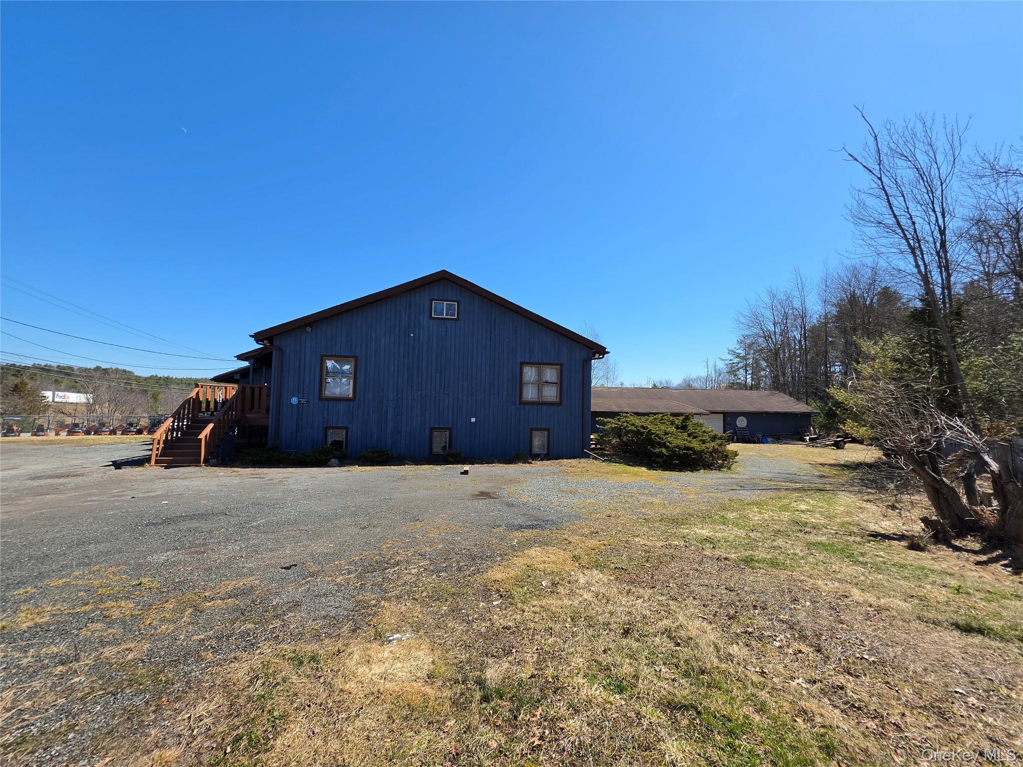 740 Southwoods Drive Property Photo 10