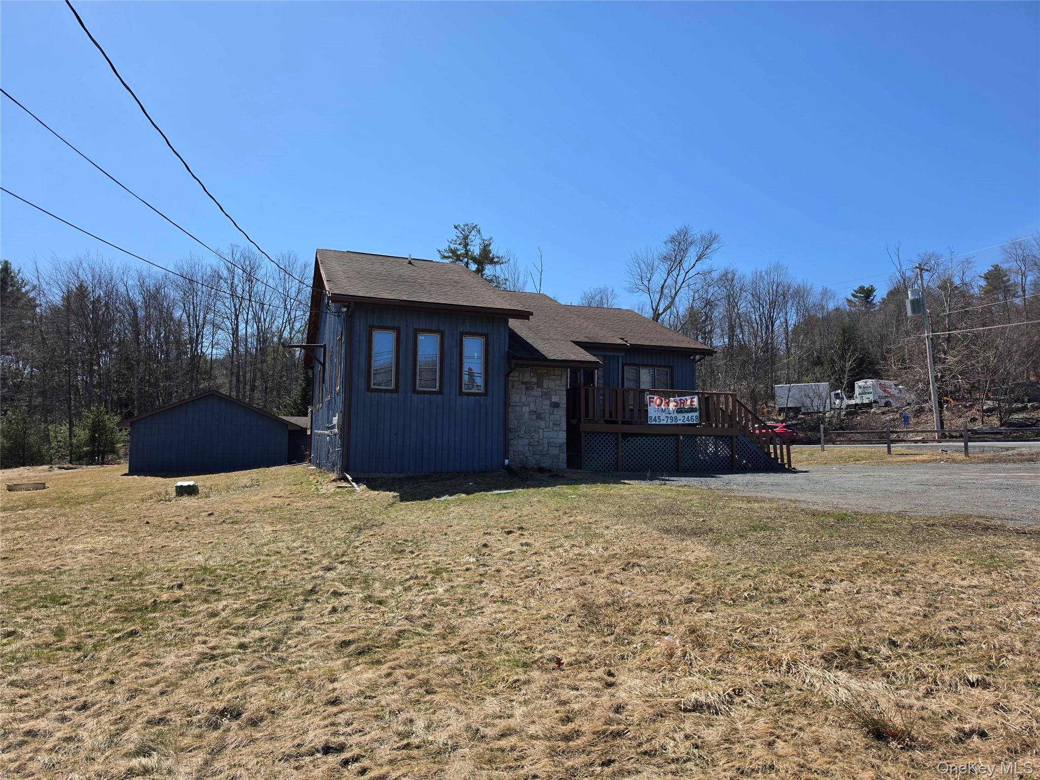 740 Southwoods Drive Property Photo 13