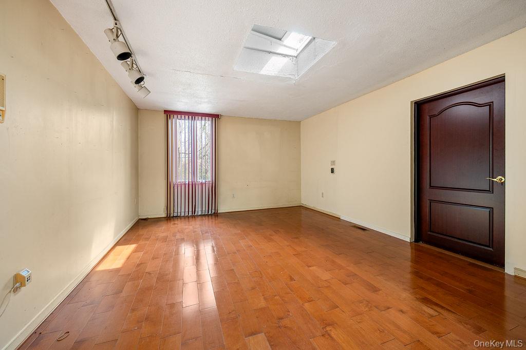 11 Valley View Road Property Photo 8