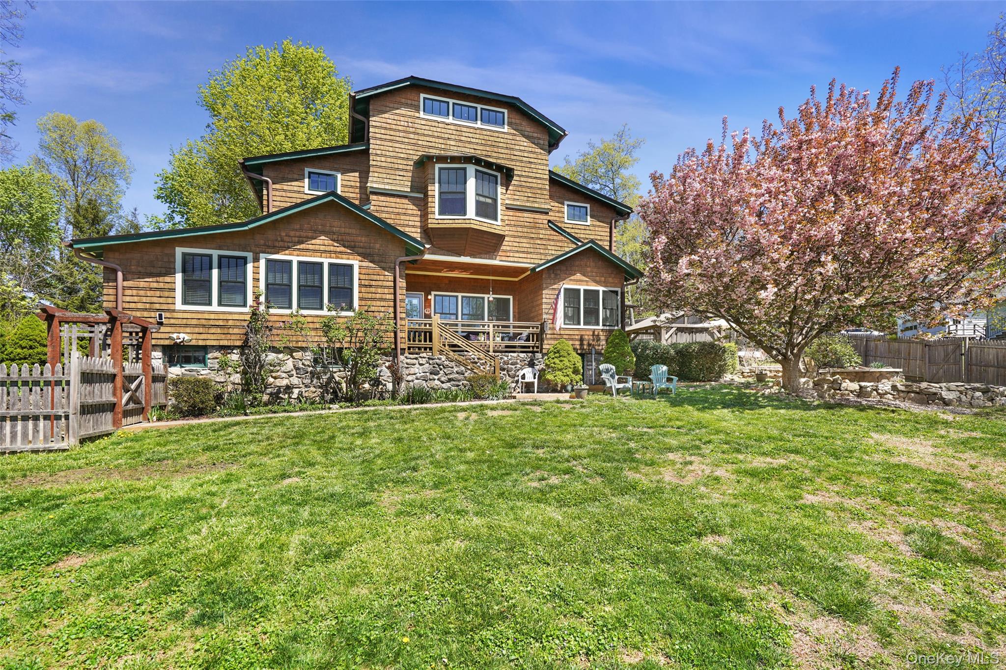 8 Olive Drive Property Photo 1