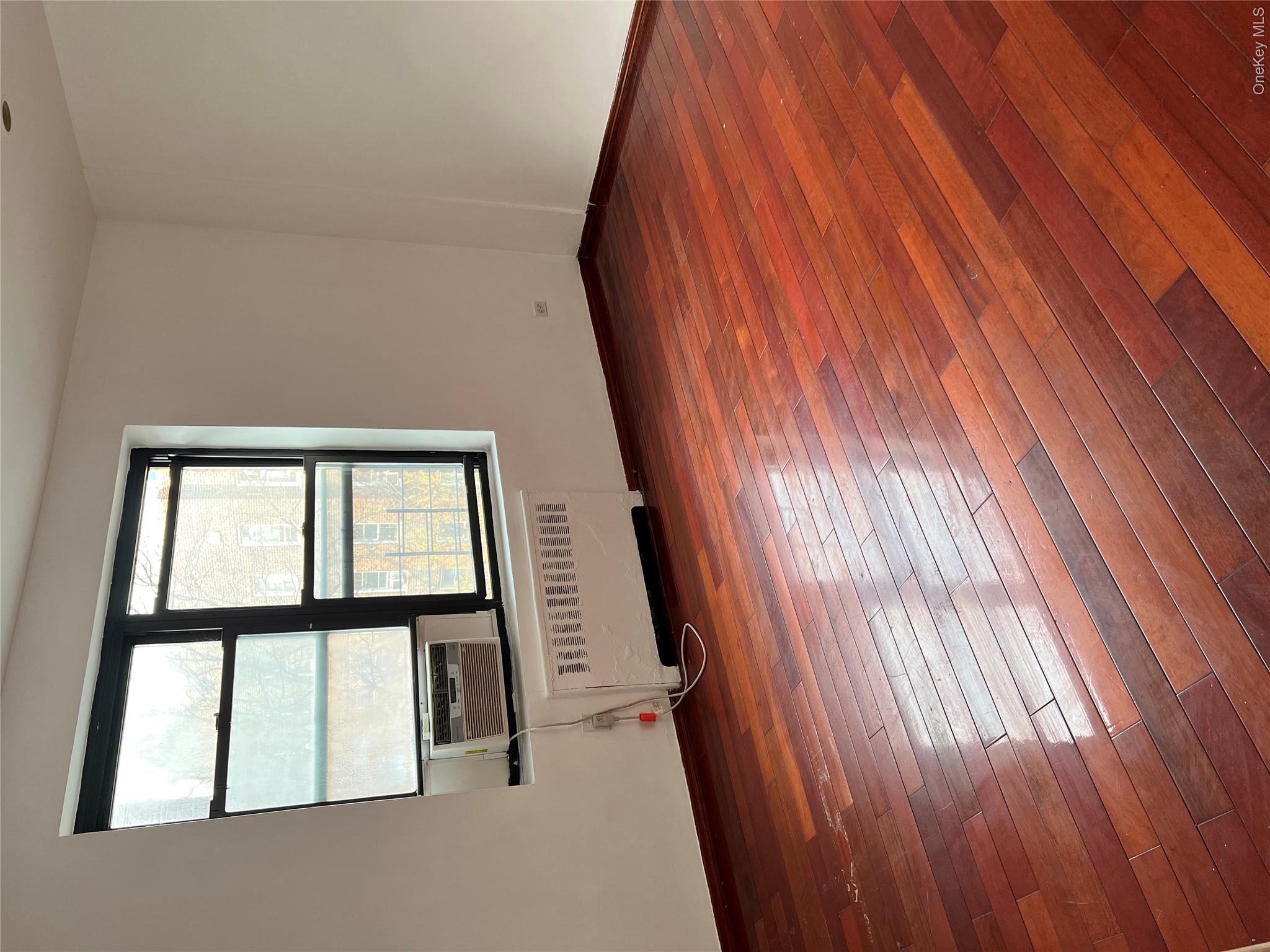 44-21 Macnish Street 6d Property Photo 3