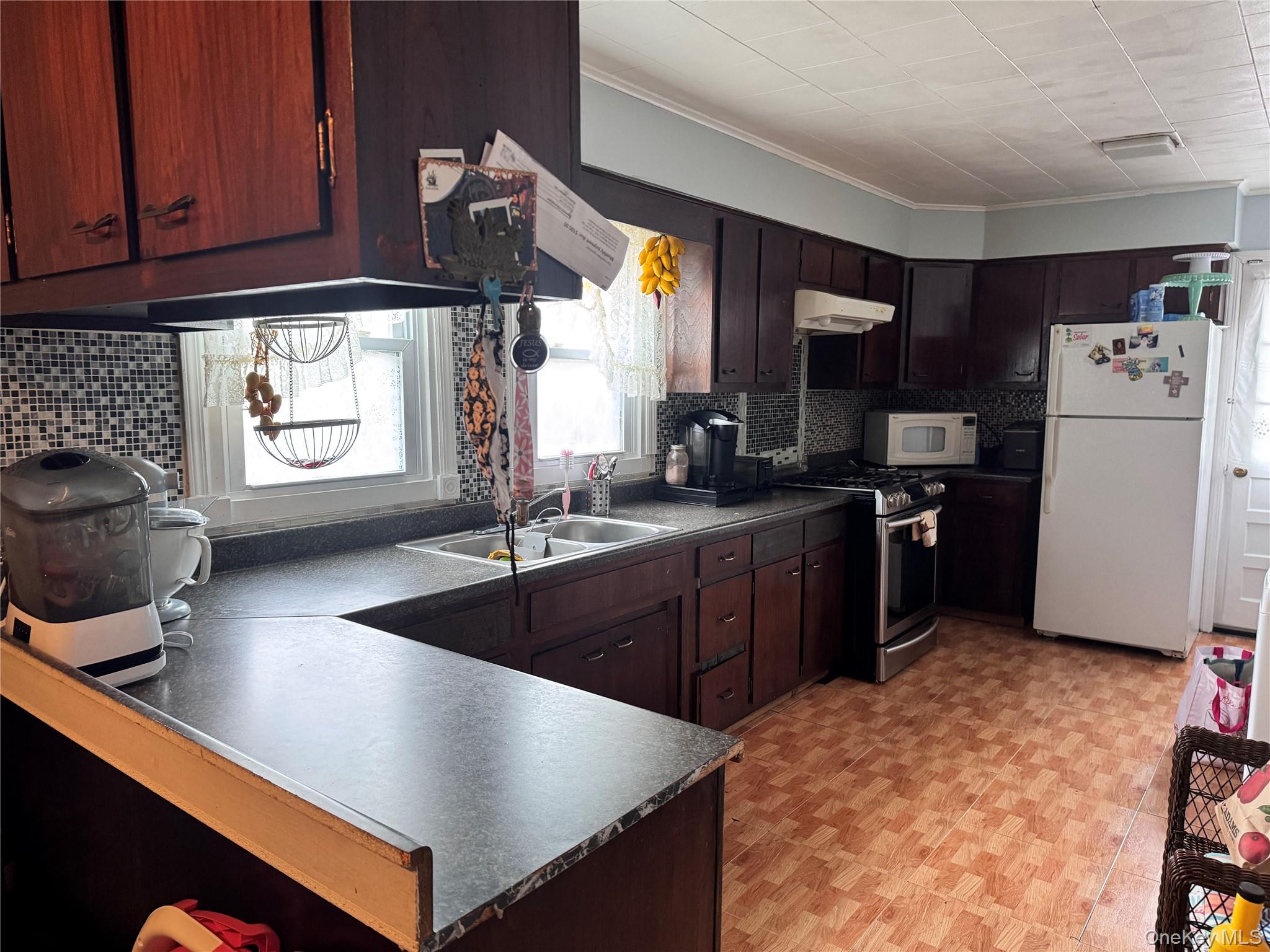 95 Dupont Avenue Property Photo 7