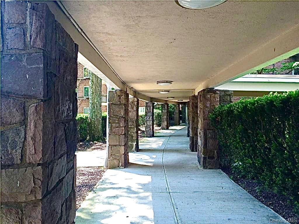 30 S Cole Avenue 6l Property Photo 2
