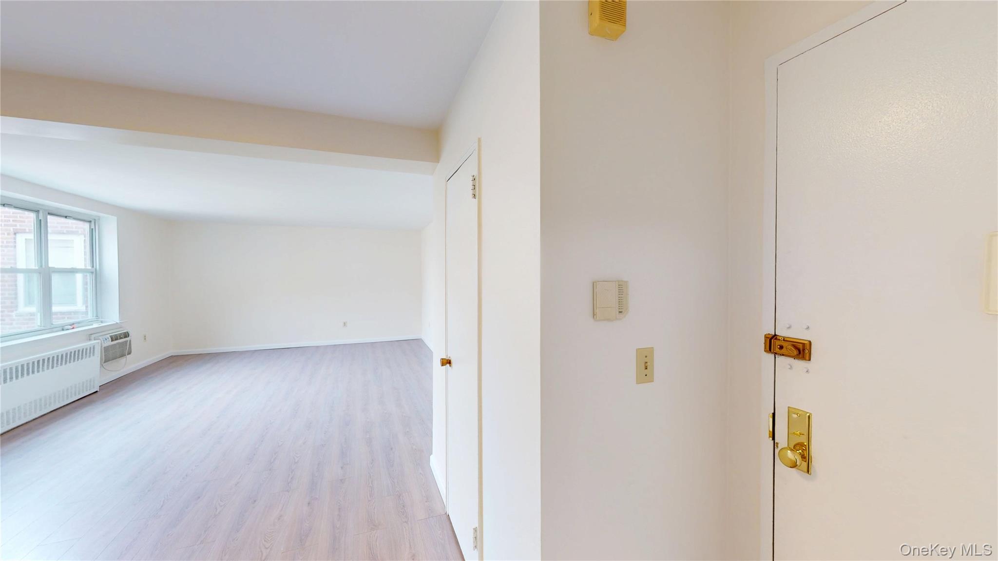 30 S Cole Avenue 6l Property Photo 3