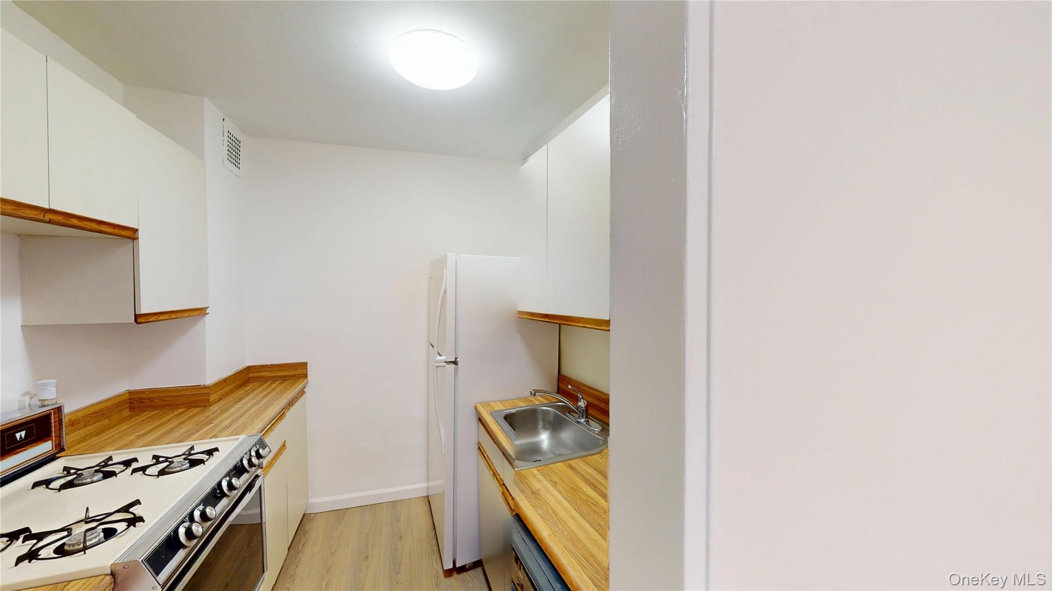 30 S Cole Avenue 6l Property Photo 6