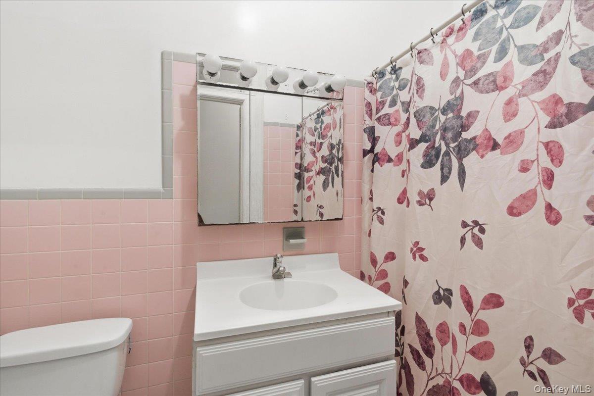6063 Catalpa Avenue Property Photo 11