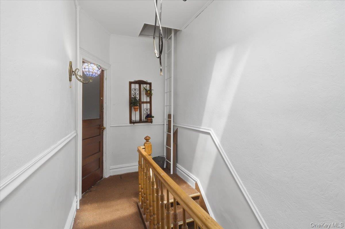 6063 Catalpa Avenue Property Photo 14