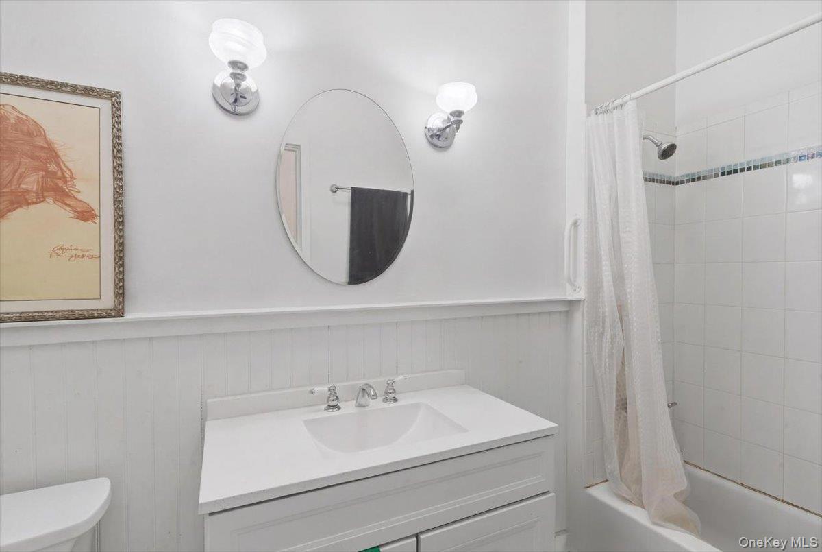 6063 Catalpa Avenue Property Photo 20