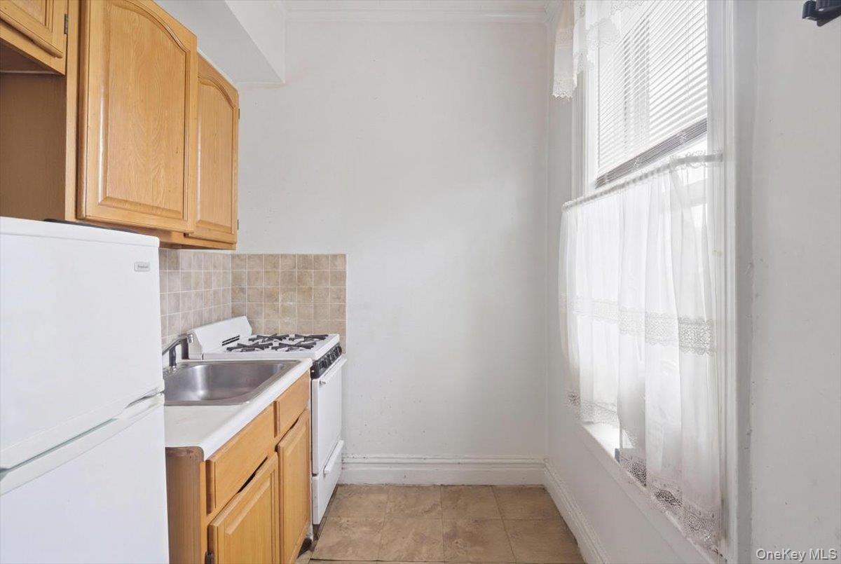 6063 Catalpa Avenue Property Photo 22