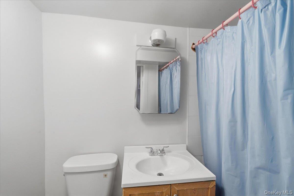 6063 Catalpa Avenue Property Photo 23