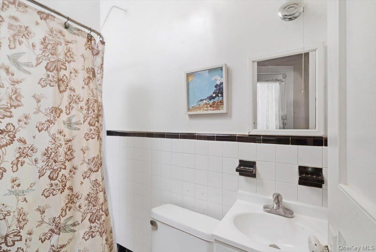 6063 Catalpa Avenue Property Photo 25