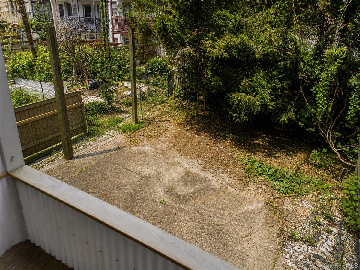 6063 Catalpa Avenue Property Photo 26
