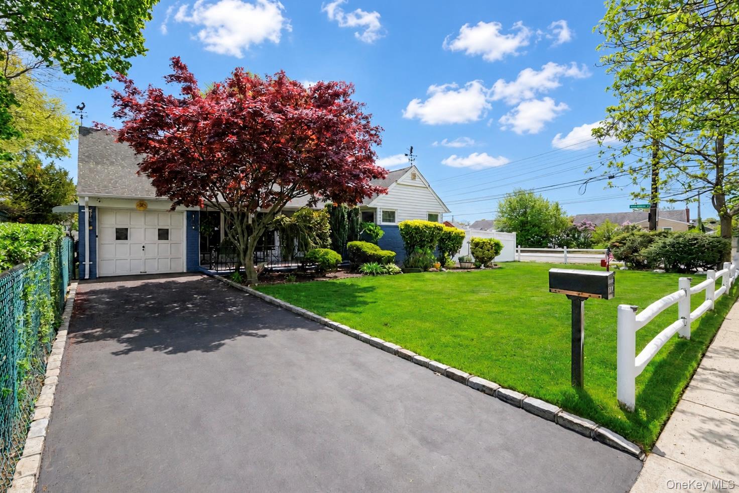 1221 Wantagh Oaks Gate Property Photo 1