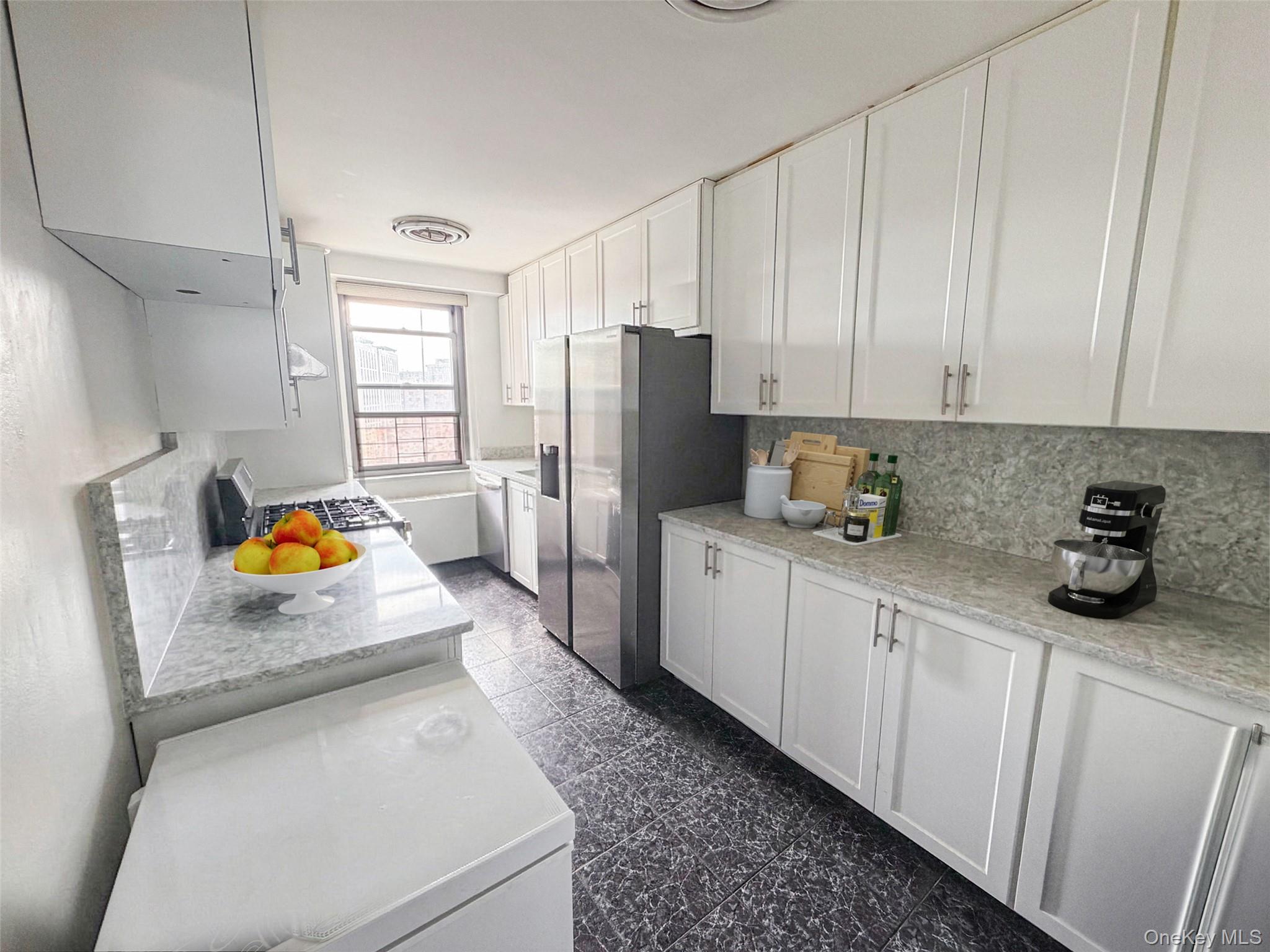 61-20 Grand Central Parkway A901 Property Photo 4