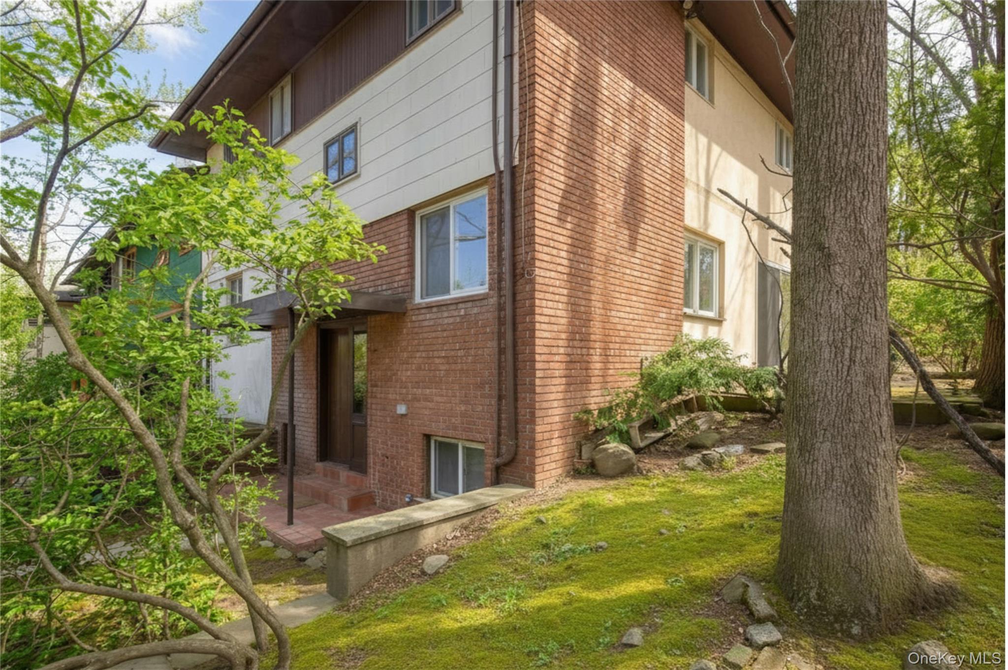 5410 Mosholu Avenue Property Photo 3