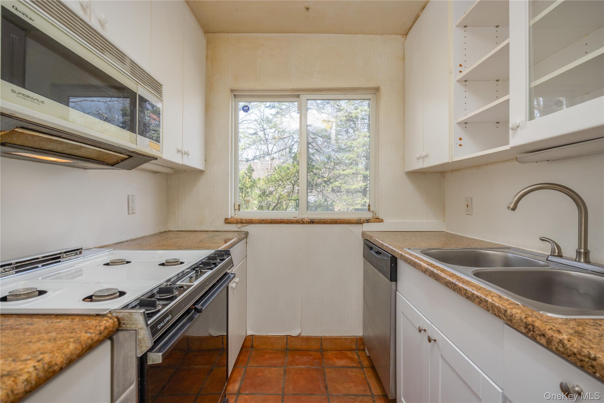 5410 Mosholu Avenue Property Photo 7
