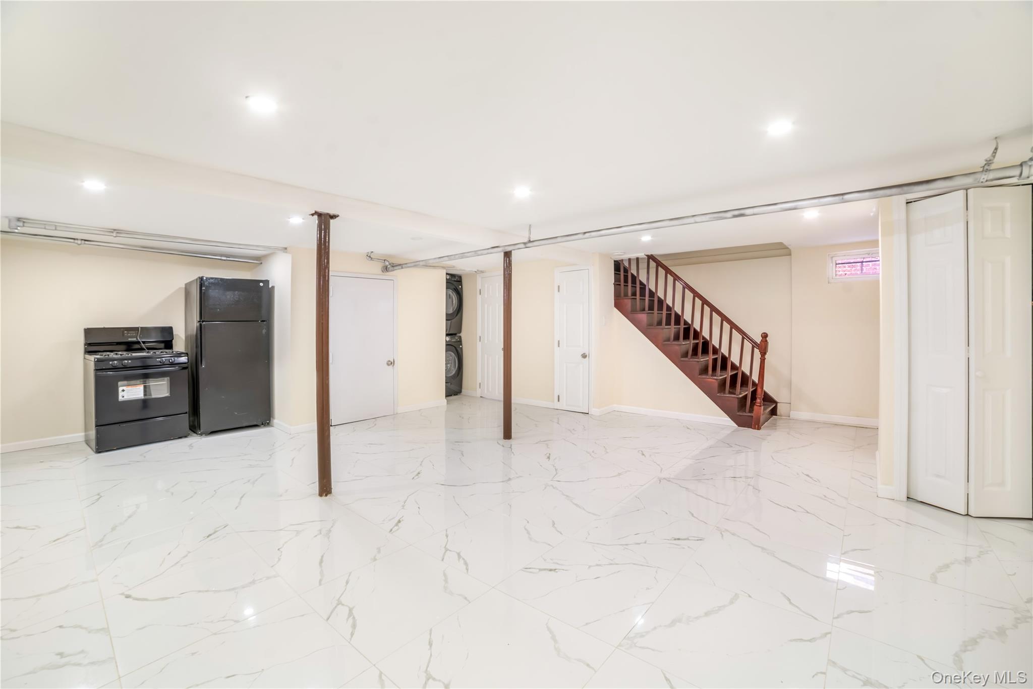 81-28 252nd Street Property Photo 17