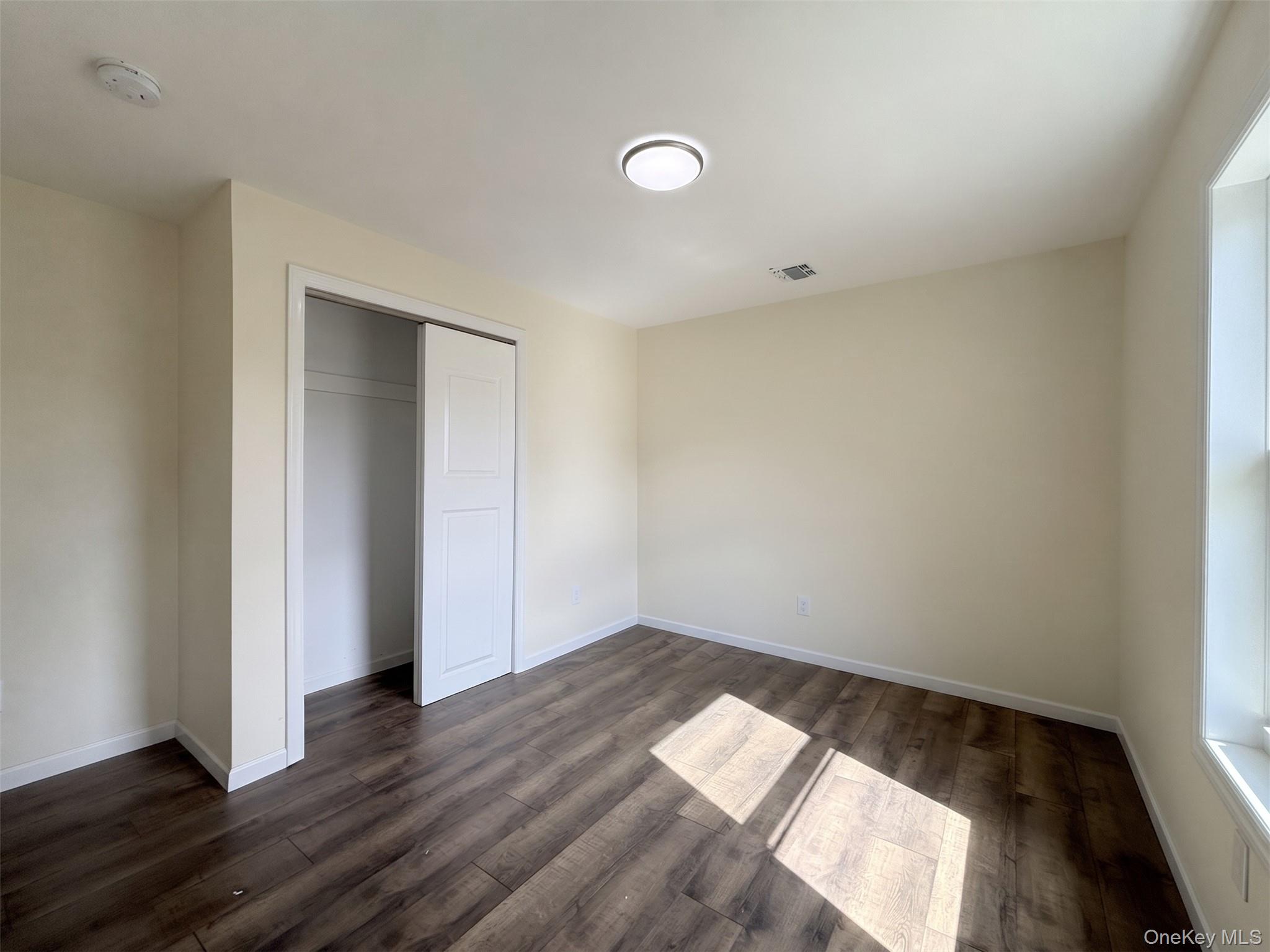 3323 Great Neck Road Property Photo 14