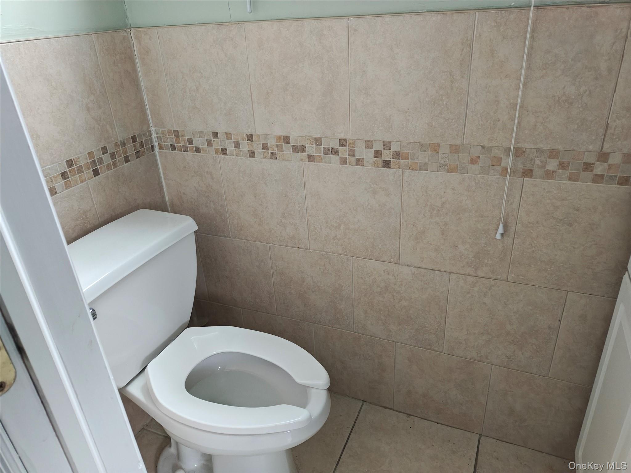 225 E Erie Street Property Photo 3