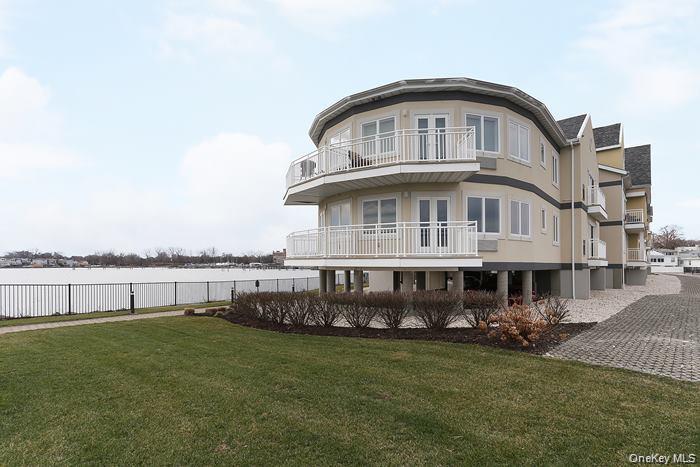 600 Clarence Avenue 2d Property Photo 3