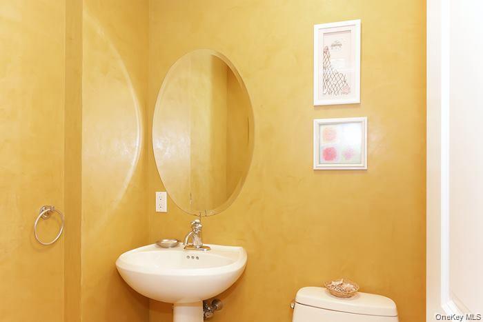 600 Clarence Avenue 2d Property Photo 11