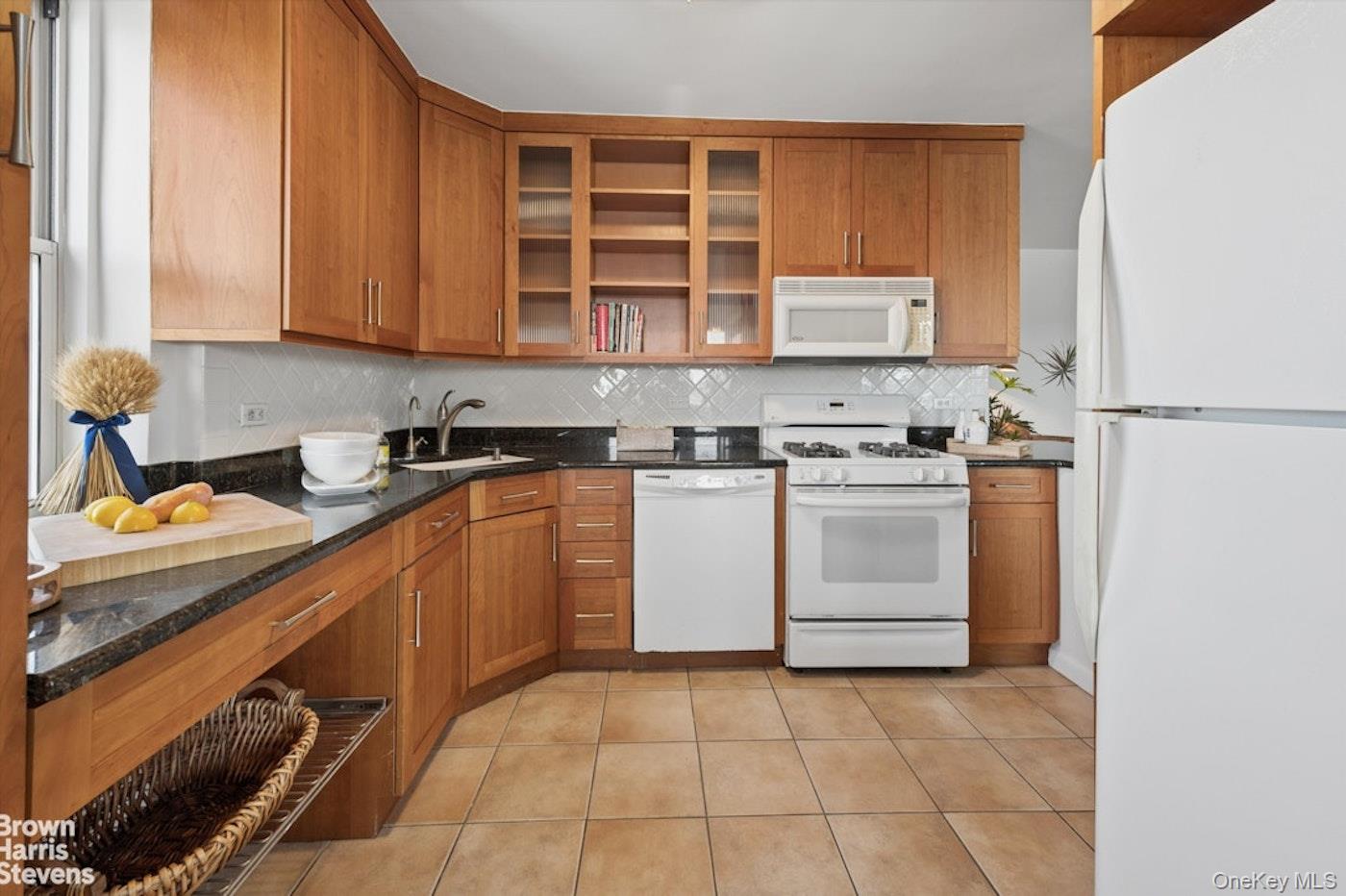2621 Palisade Avenue 14c Property Photo 16