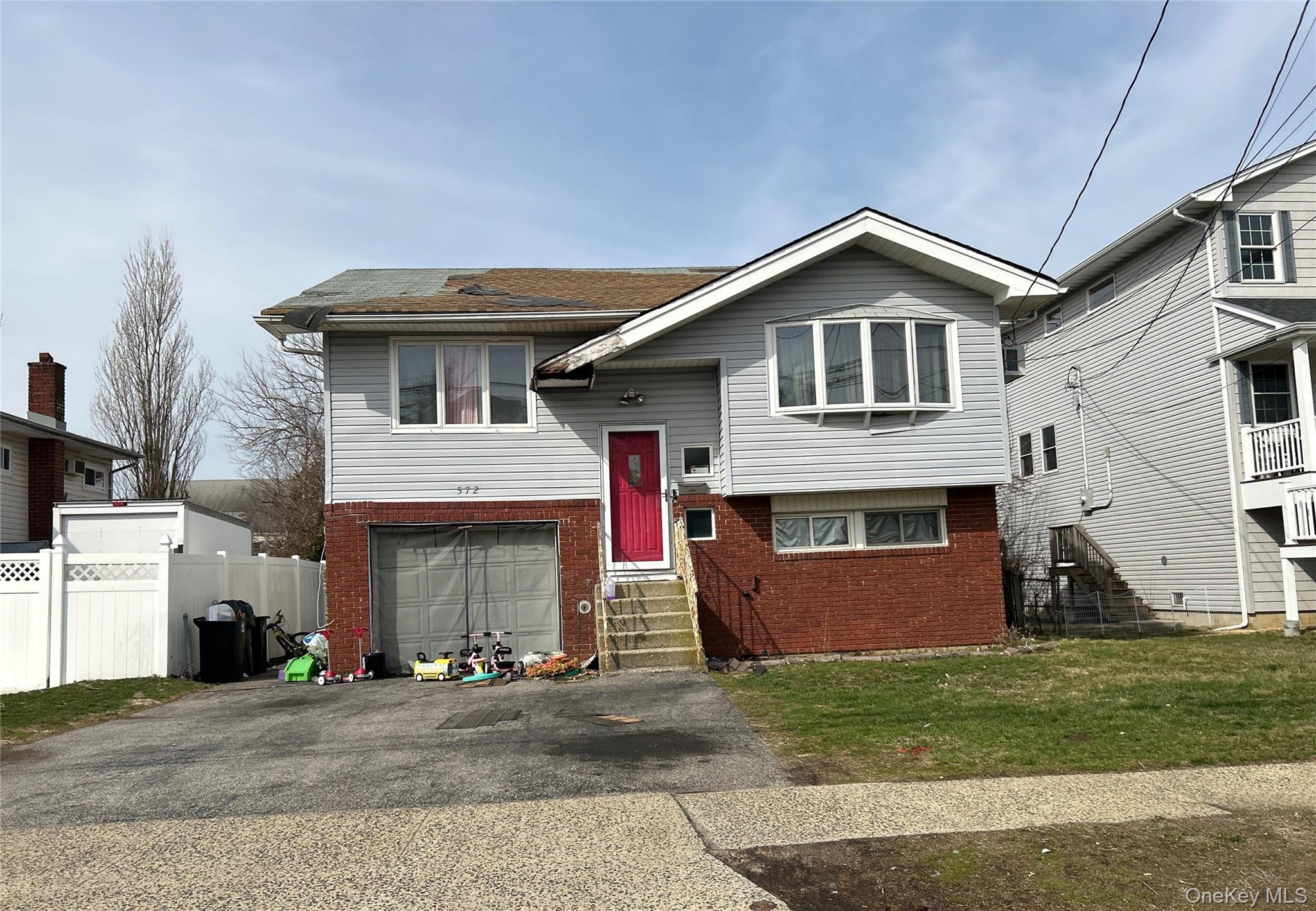 572 Miller Avenue Property Photo 3
