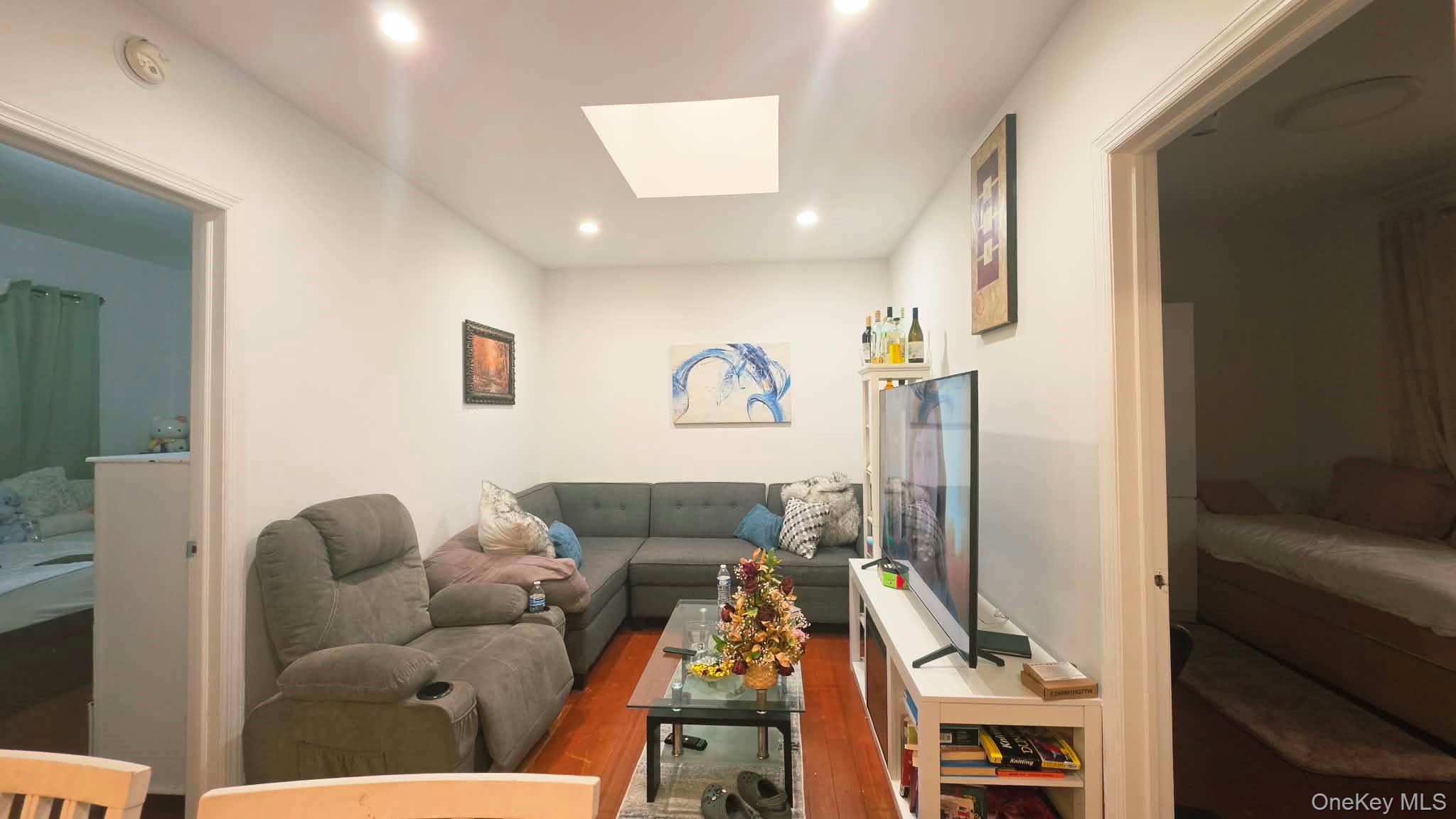 32-41 84th Street Property Photo 4