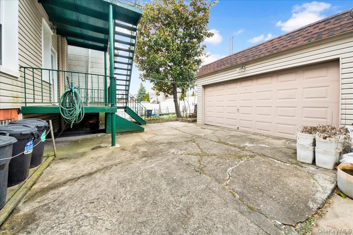 2925 Wellman Avenue Property Photo 4