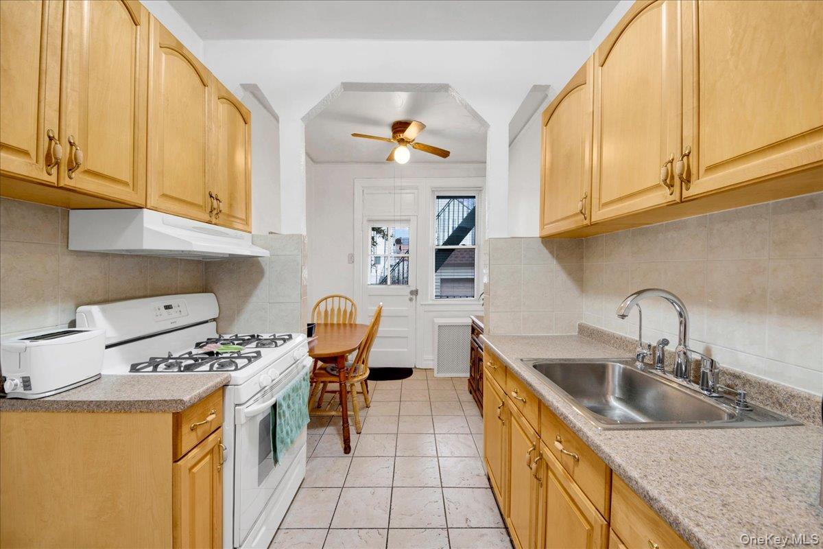 2925 Wellman Avenue Property Photo 5
