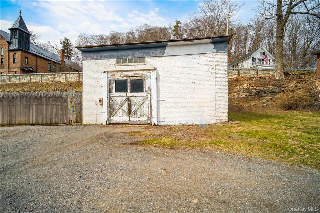 599 Abeel Street Property Photo 5