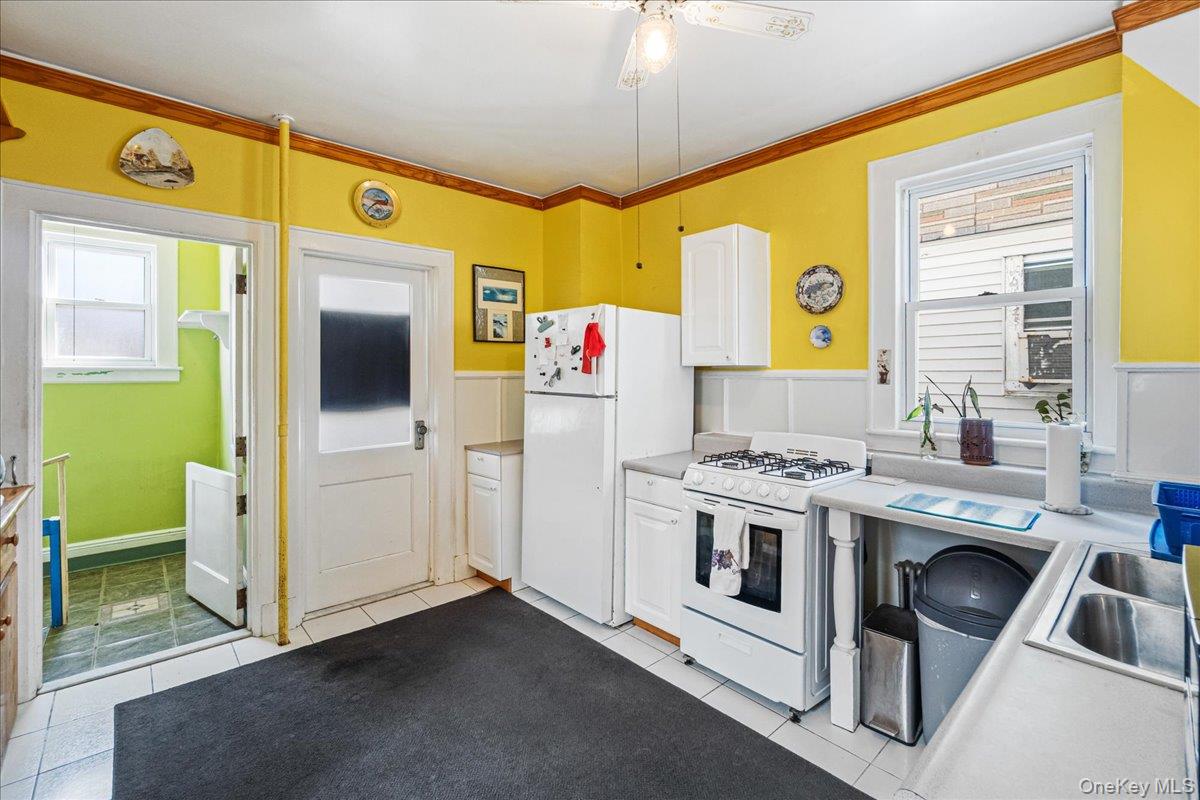 35-29 91st Street Property Photo 6