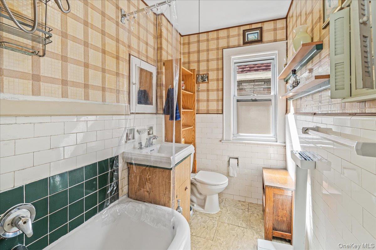 35-29 91st Street Property Photo 16