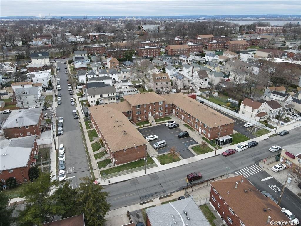 646-662 Port Richmond Avenue Property Photo 5
