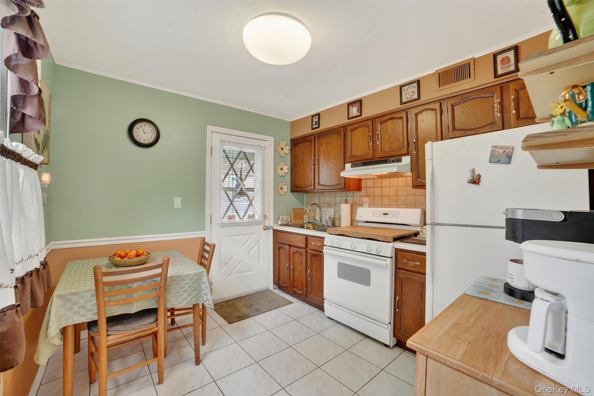 5 Cantitoe Road Property Photo 4