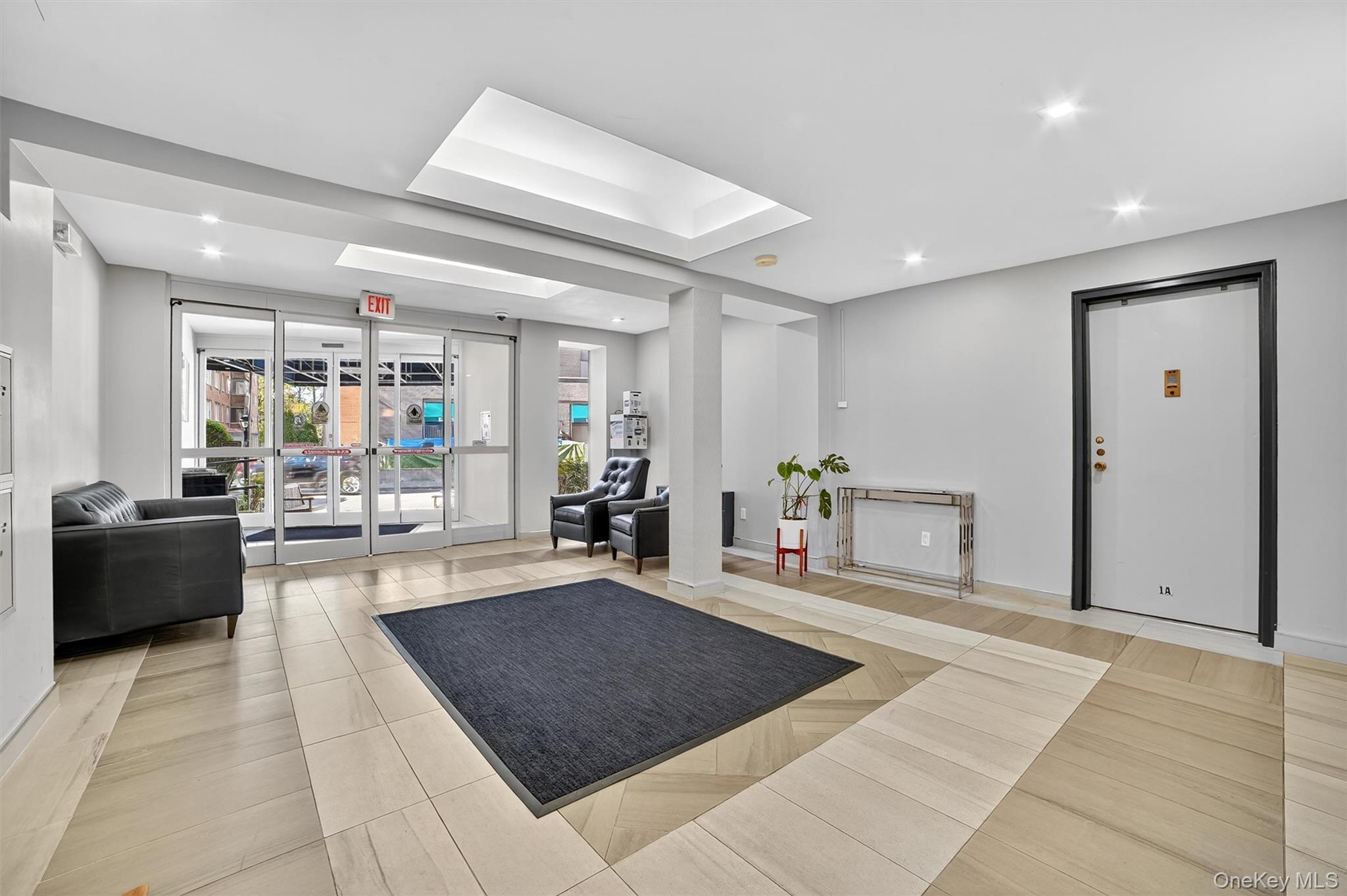 111 E Hartsdale Avenue 3e Property Photo 18