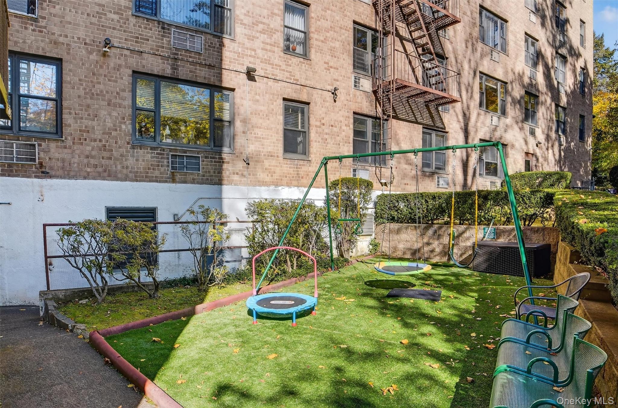 111 E Hartsdale Avenue 3e Property Photo 21