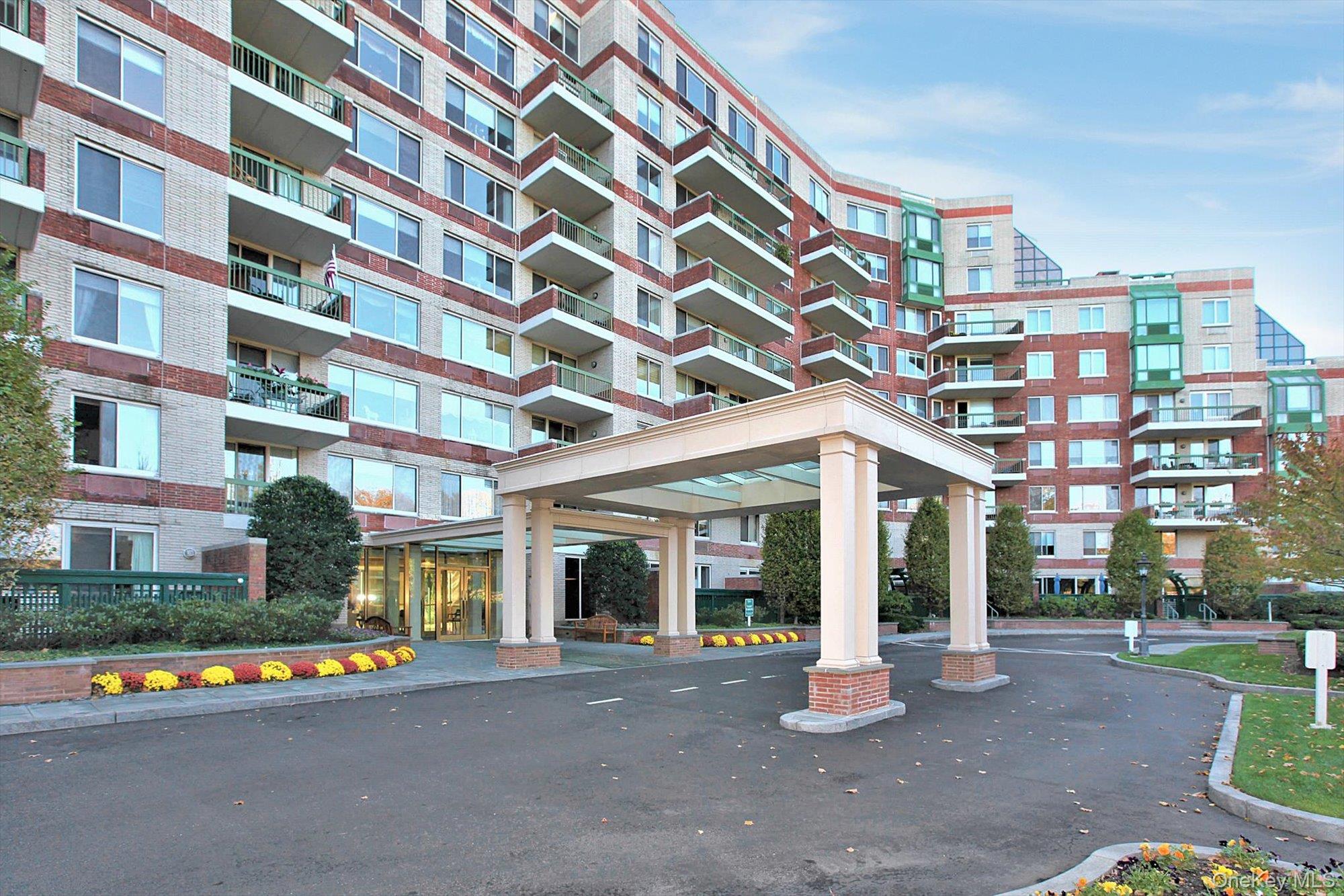 100 Hilton Avenue M3 Property Photo 1