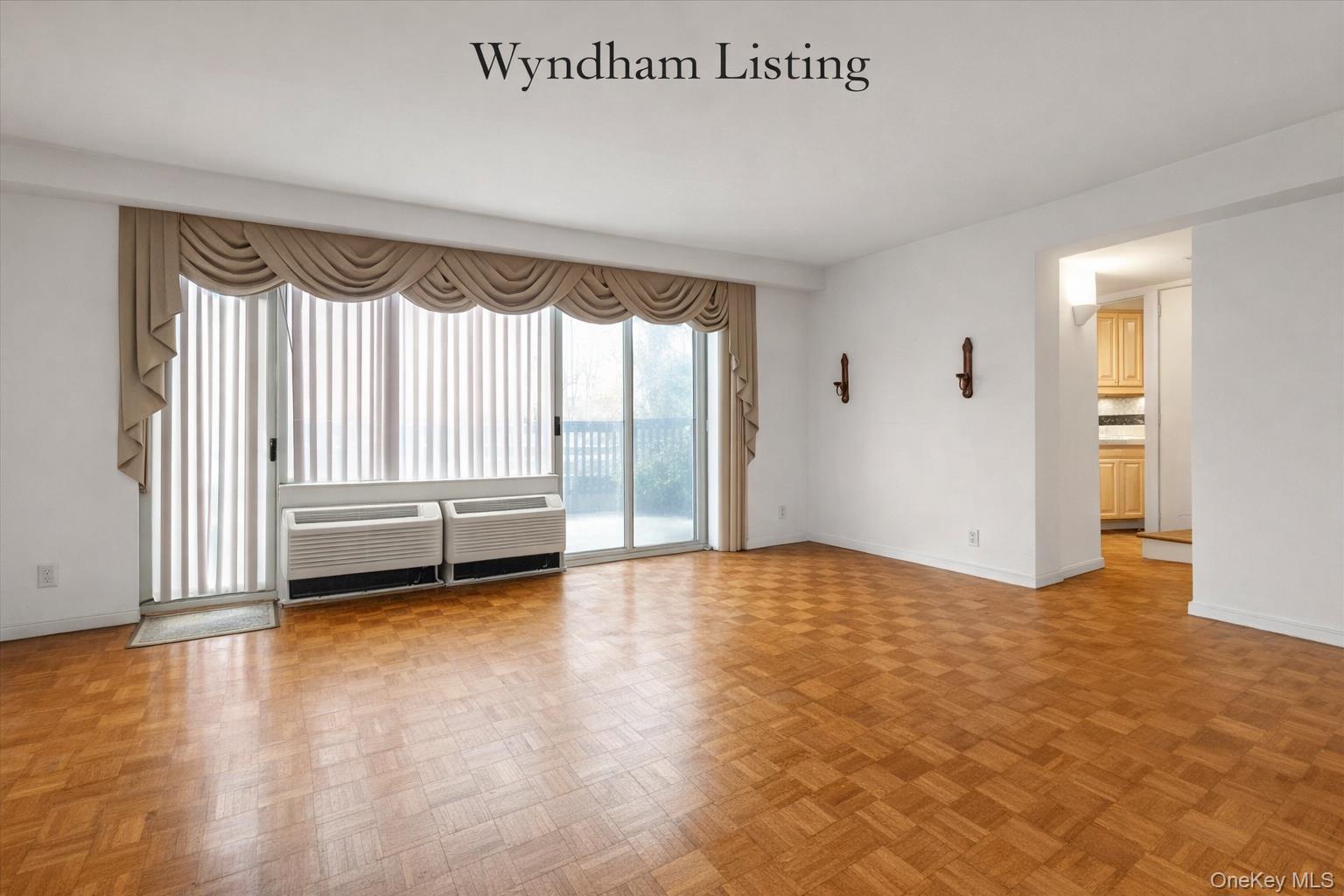 100 Hilton Avenue M3 Property Photo 2