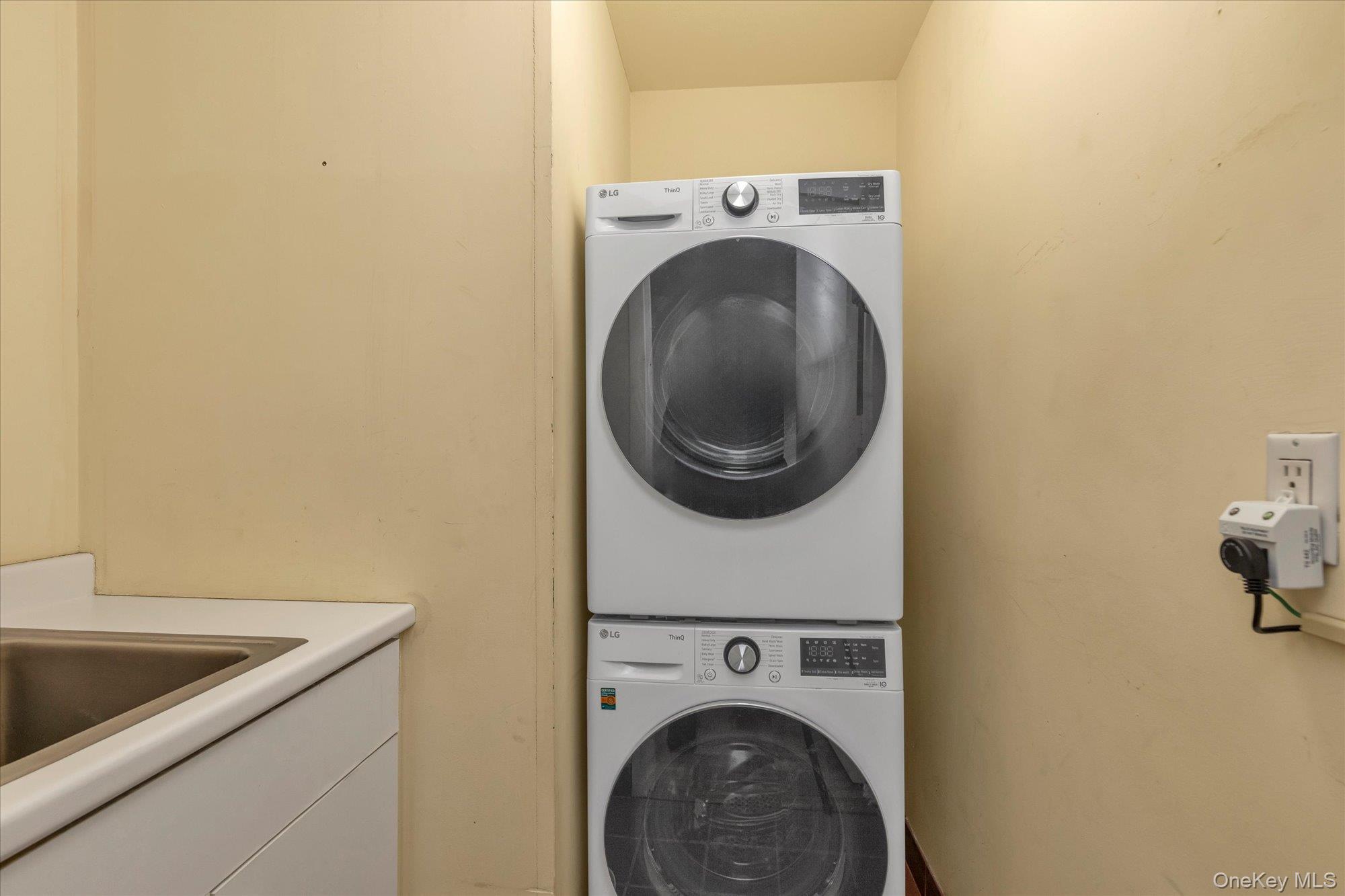 100 Hilton Avenue M3 Property Photo 13