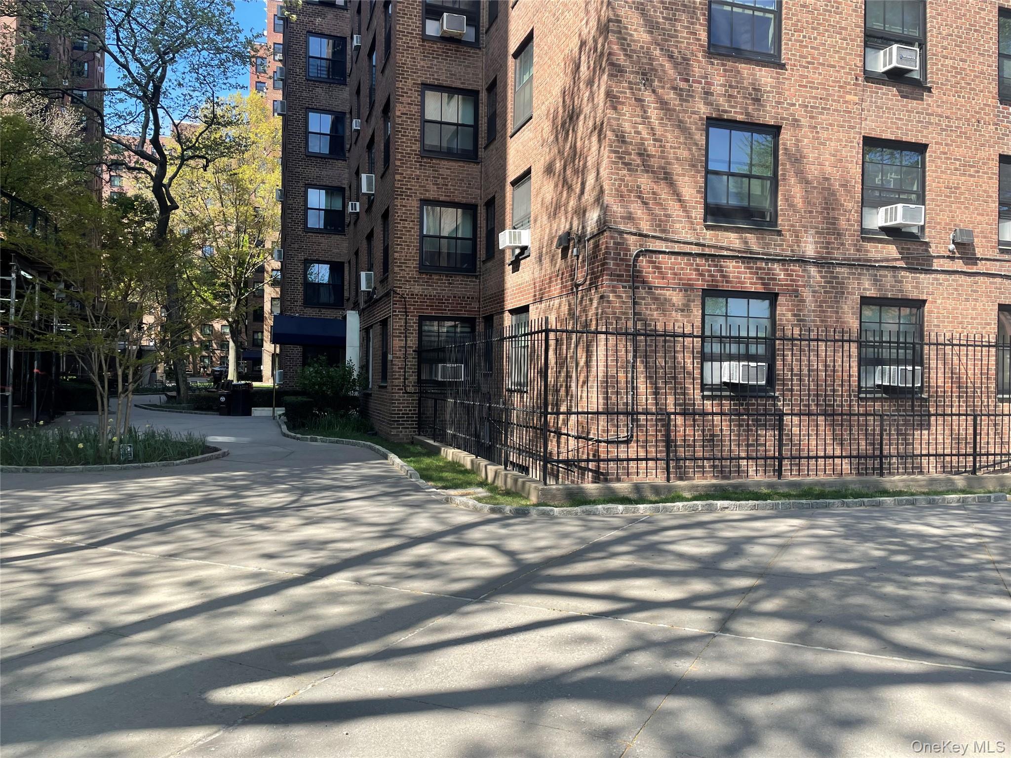365 Clinton Avenue 6e Property Photo 13