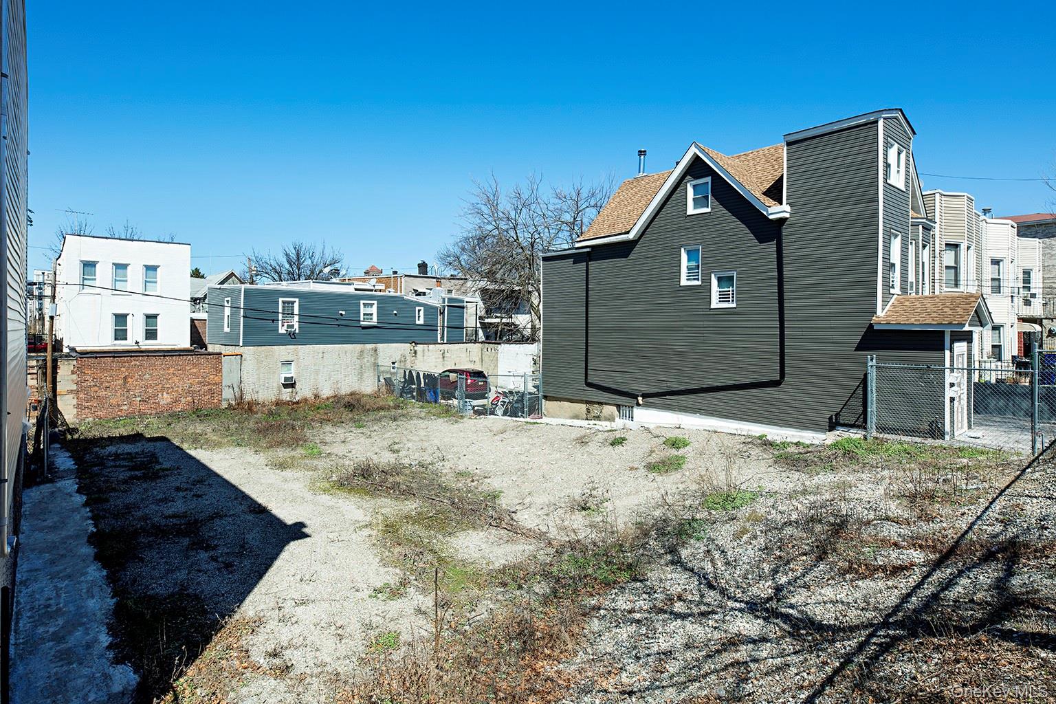 615 Mead Street Property Photo 4