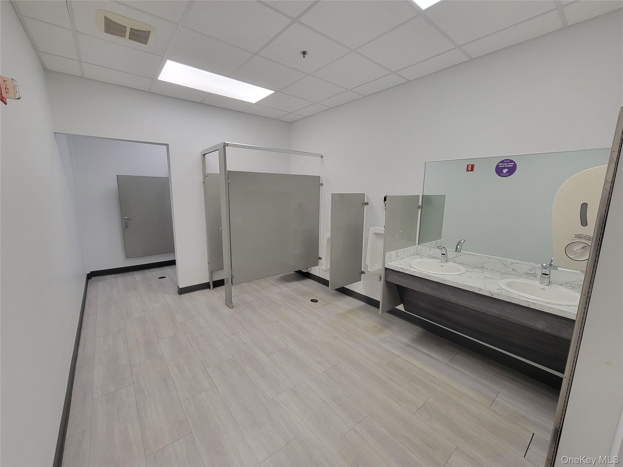 900 Corporate Boulevard Rte17k Property Photo 16